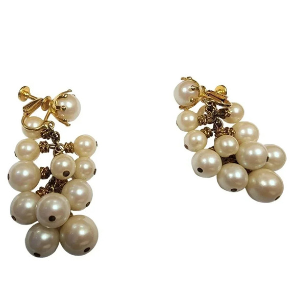 Vintage Faux Pearl Grapes Cluster Beaded Earring Screw Back Closure Gold Tone - Picture 2 of 2